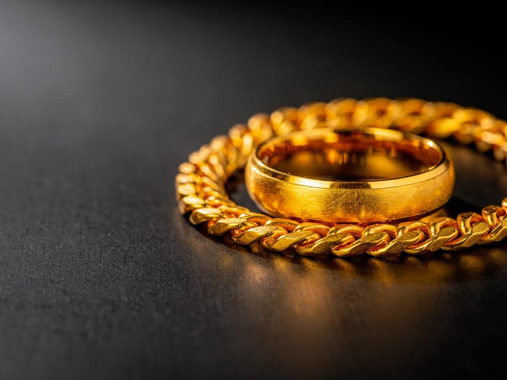 Gioielli in oro 24 carati: Tutto cio che Devi Sapere sul Valore e la Purezza